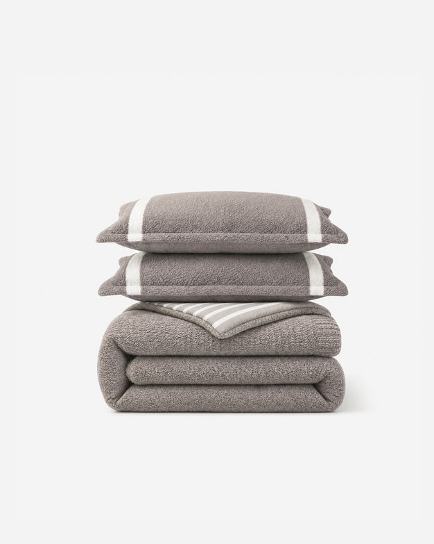 Sabbia Snug Striped Comforter Bundle
